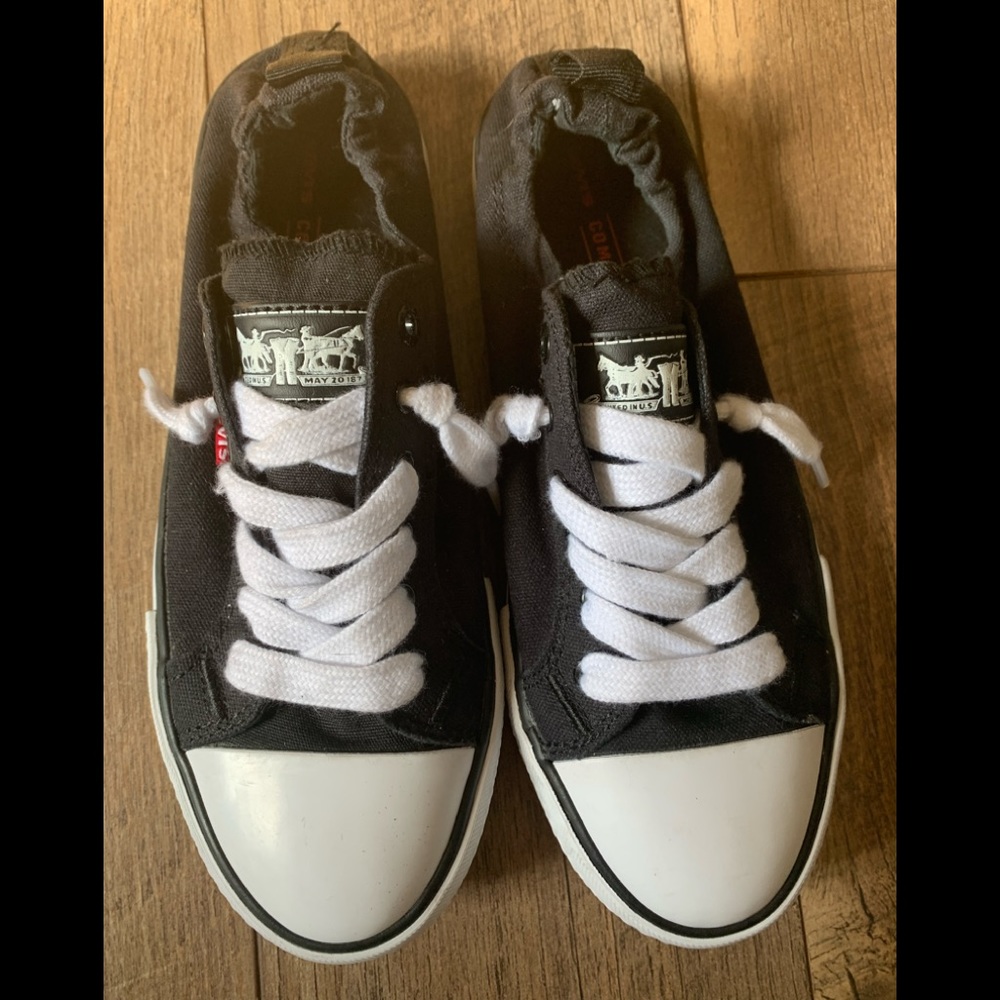 Women’s Levi’s Comfort Tech Sneakers Sz 6-1/2